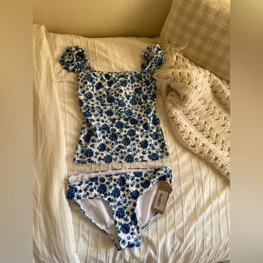 Albion Fit Santorini Swim Set (Bottoms and Top included) Size Small (S)
